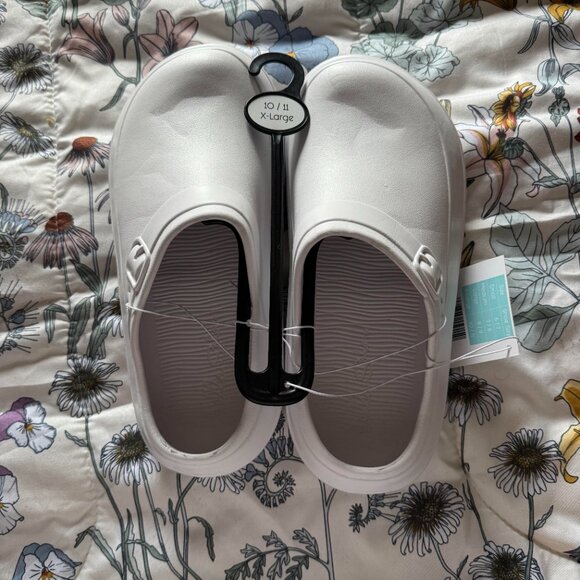 Shoes - white slides - new with tages